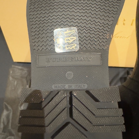 Burberry Boots - Picture 7 of 9